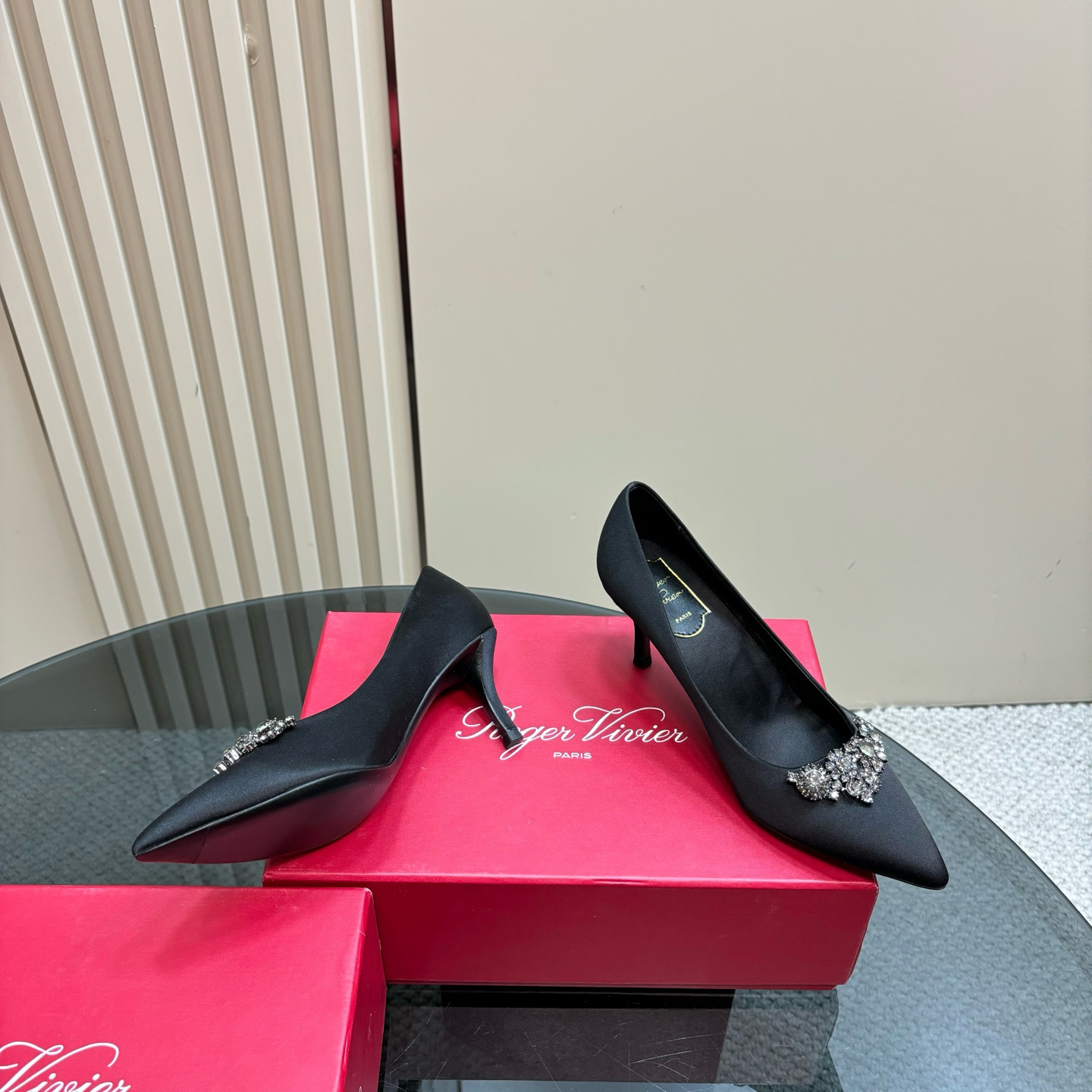 高仿RogerVivier*RVW5023水鑽尖頭高踭鞋黑色8.5CM免檢版