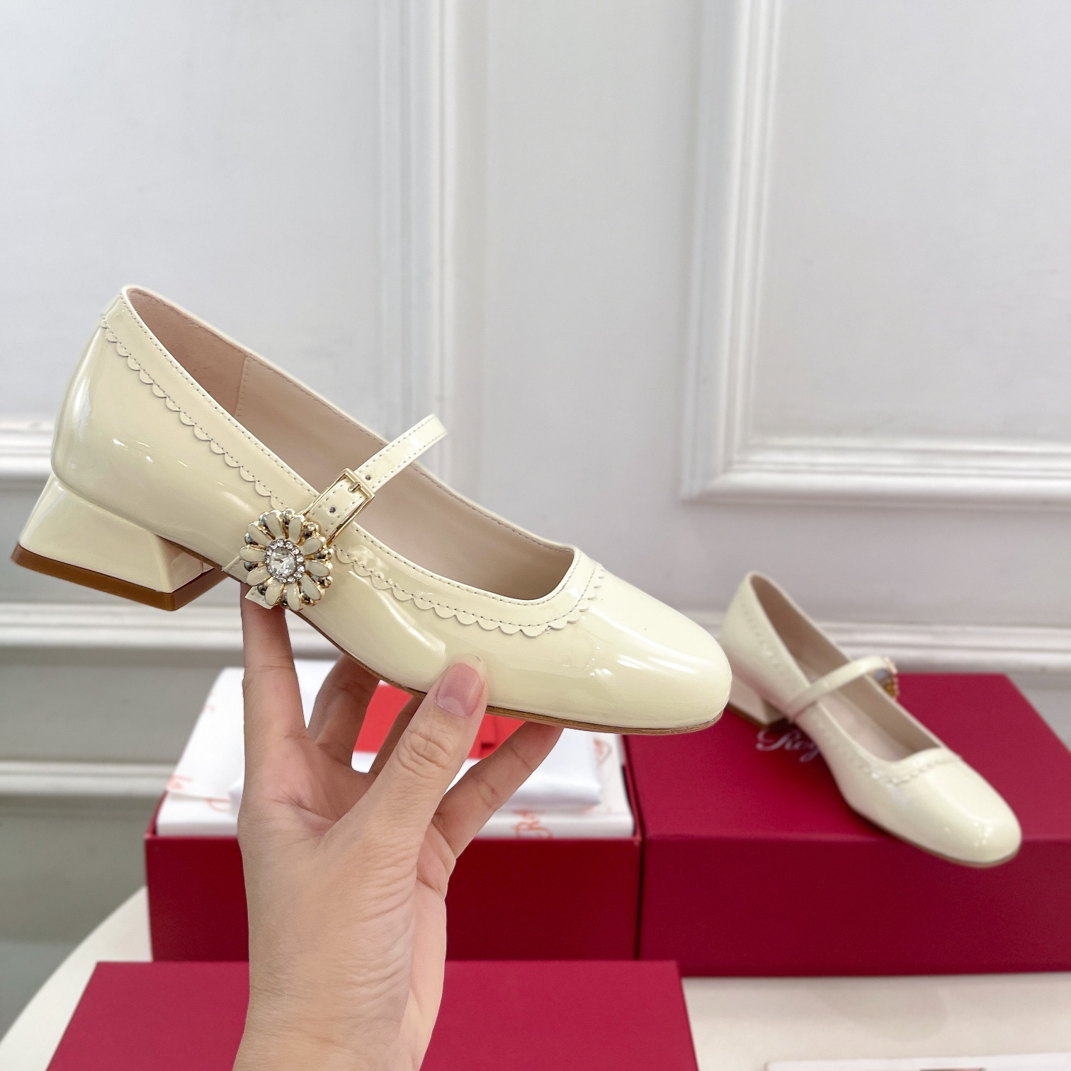 高仿RogerVivier*RVW5406瑪麗珍鞋白色3CM免檢版