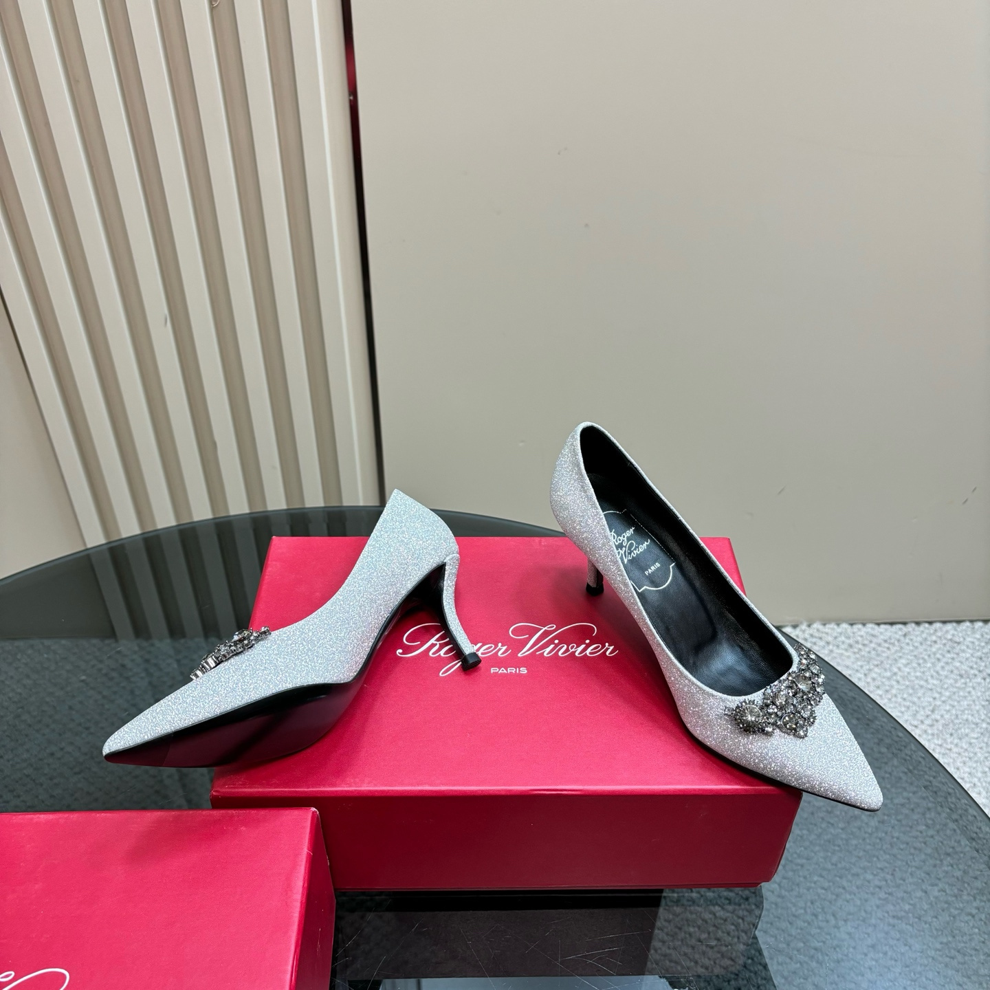 高仿RogerVivier*RVW5021水鑽尖頭高踭鞋灰色8.5CM免檢版
