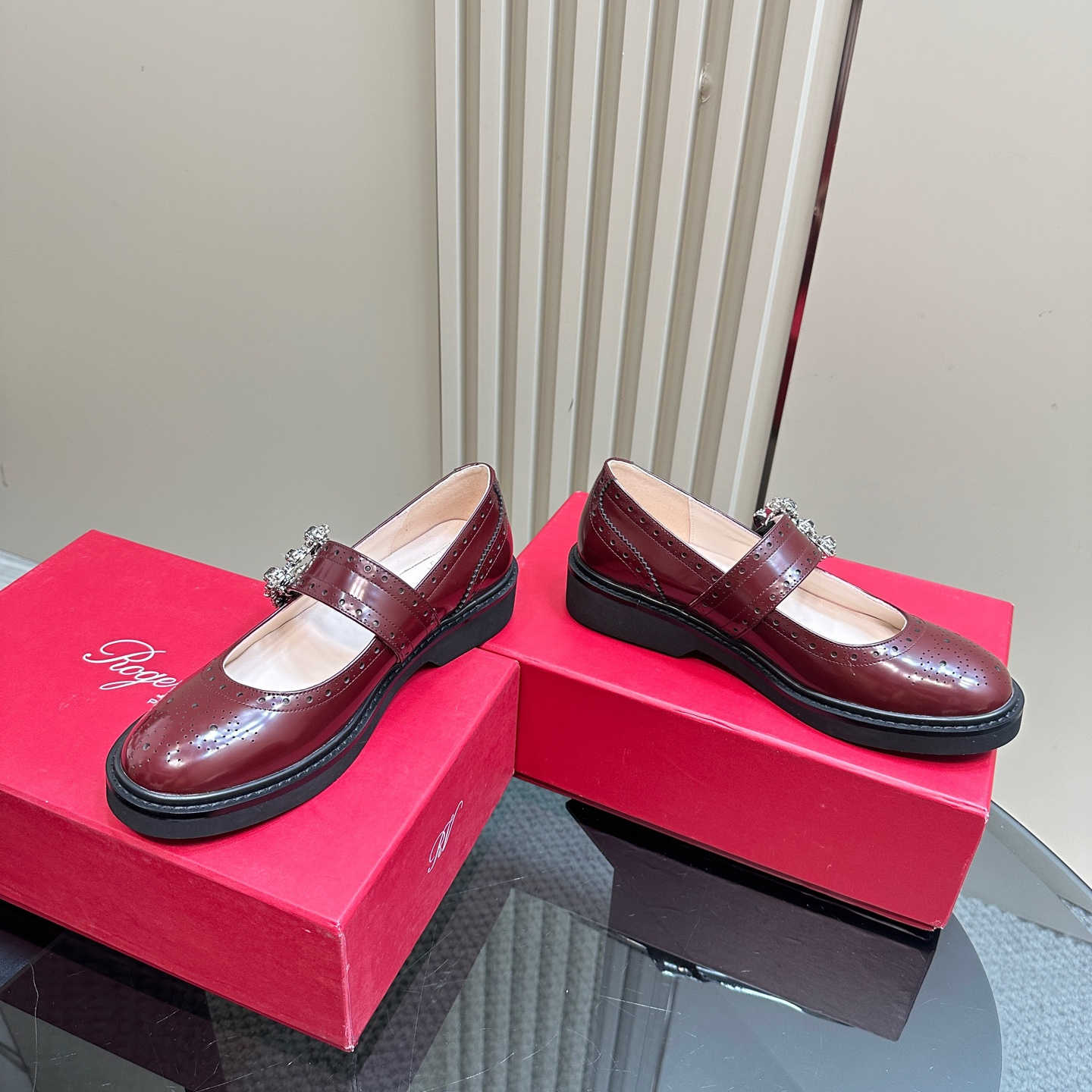 高仿RogerVivier*RVW5485鑽扣粗跟瑪麗珍鞋紅色3CM免檢版