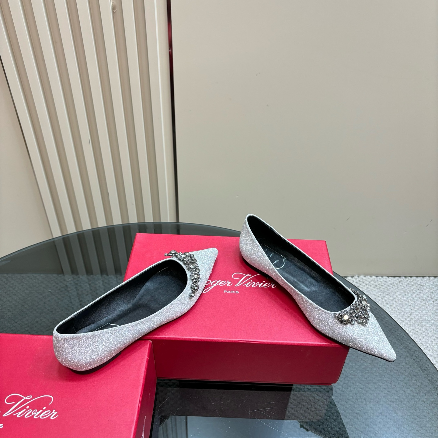 高仿RogerVivier*RVW5022水鑽尖頭平底鞋灰色免檢版