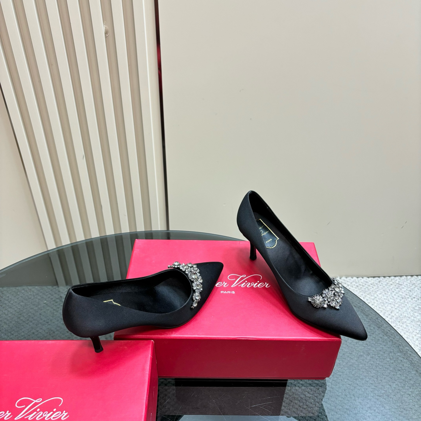 高仿RogerVivier*RVW5023水鑽尖頭高踭鞋黑色8.5CM免檢版