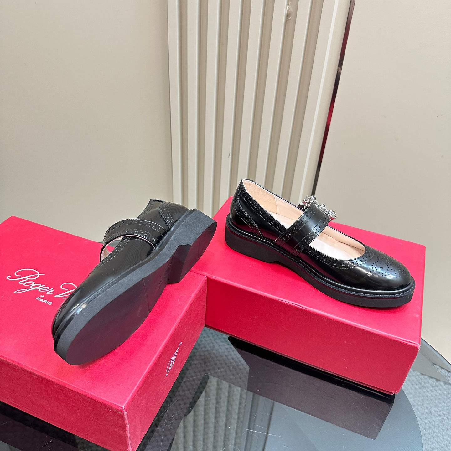 高仿RogerVivier*RVW5484鑽扣粗跟瑪麗珍鞋黑色3CM免檢版