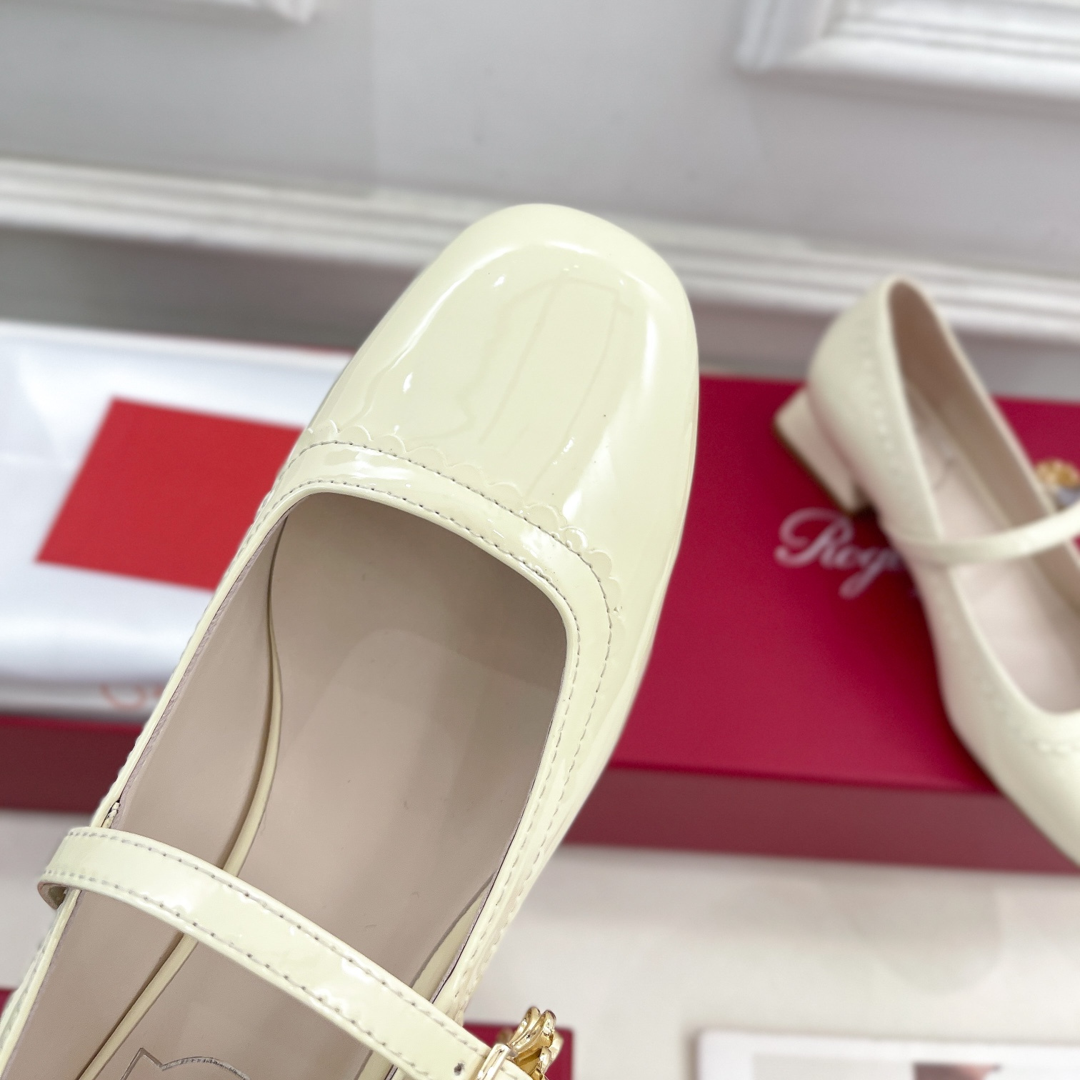 高仿RogerVivier*RVW5406瑪麗珍鞋白色3CM免檢版