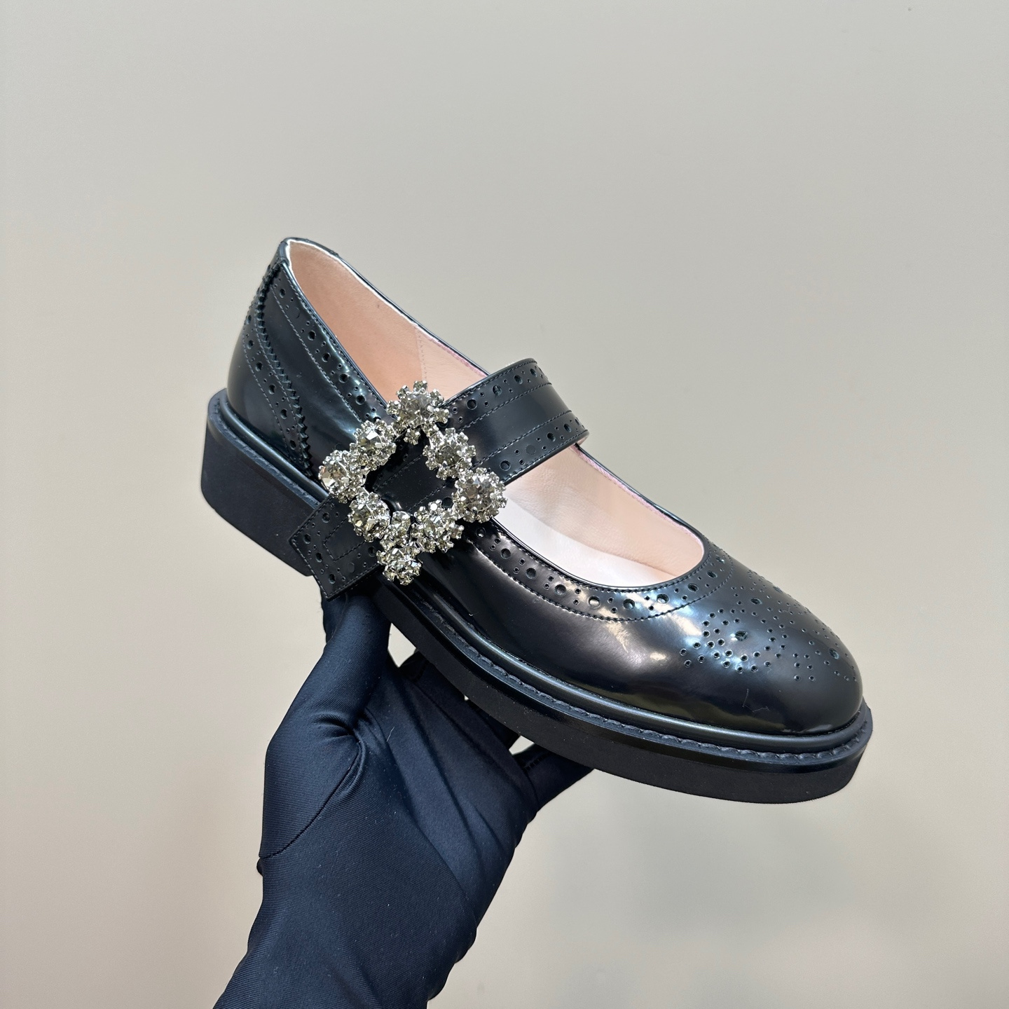 高仿RogerVivier*RVW5484鑽扣粗跟瑪麗珍鞋黑色3CM免檢版
