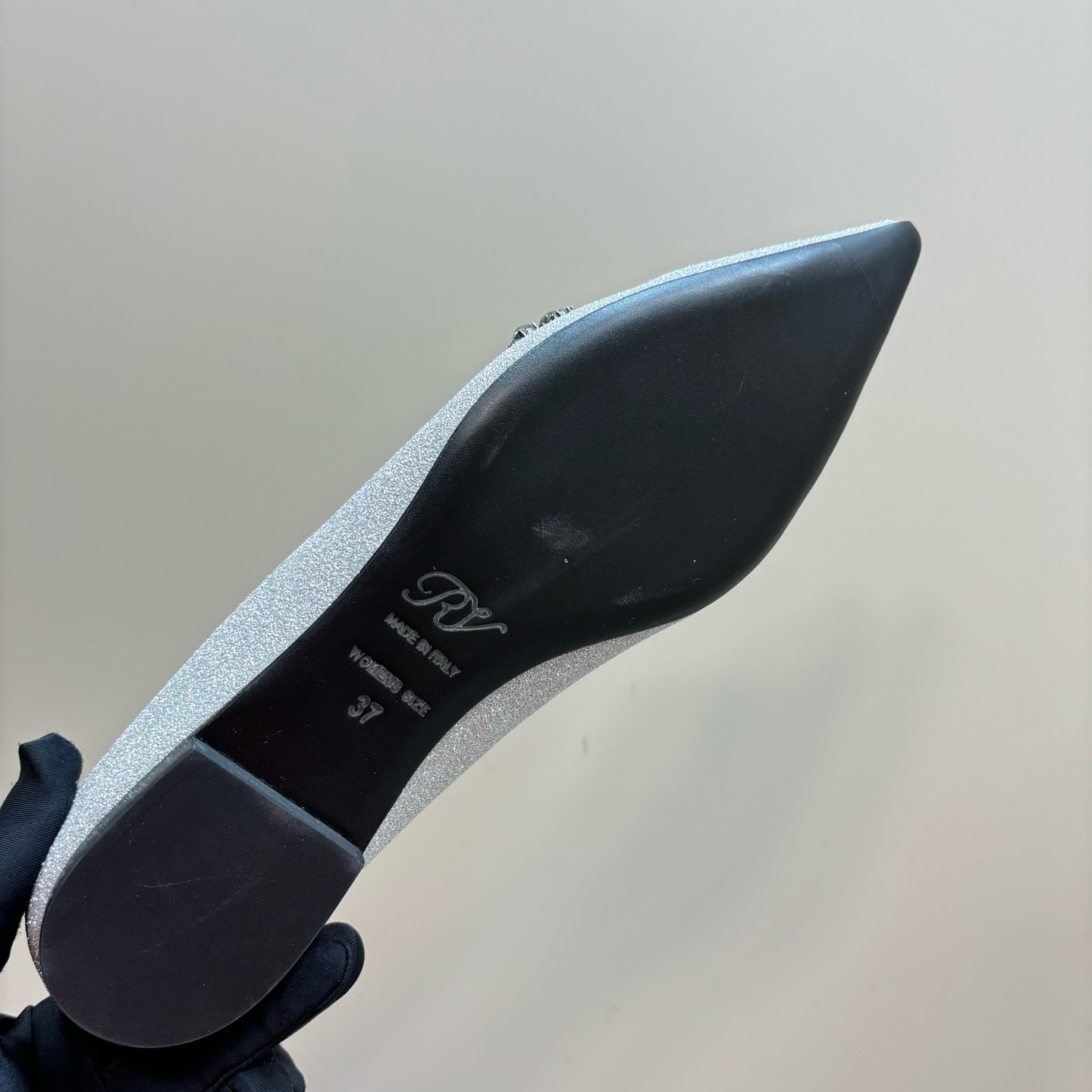 高仿RogerVivier*RVW5022水鑽尖頭平底鞋灰色免檢版