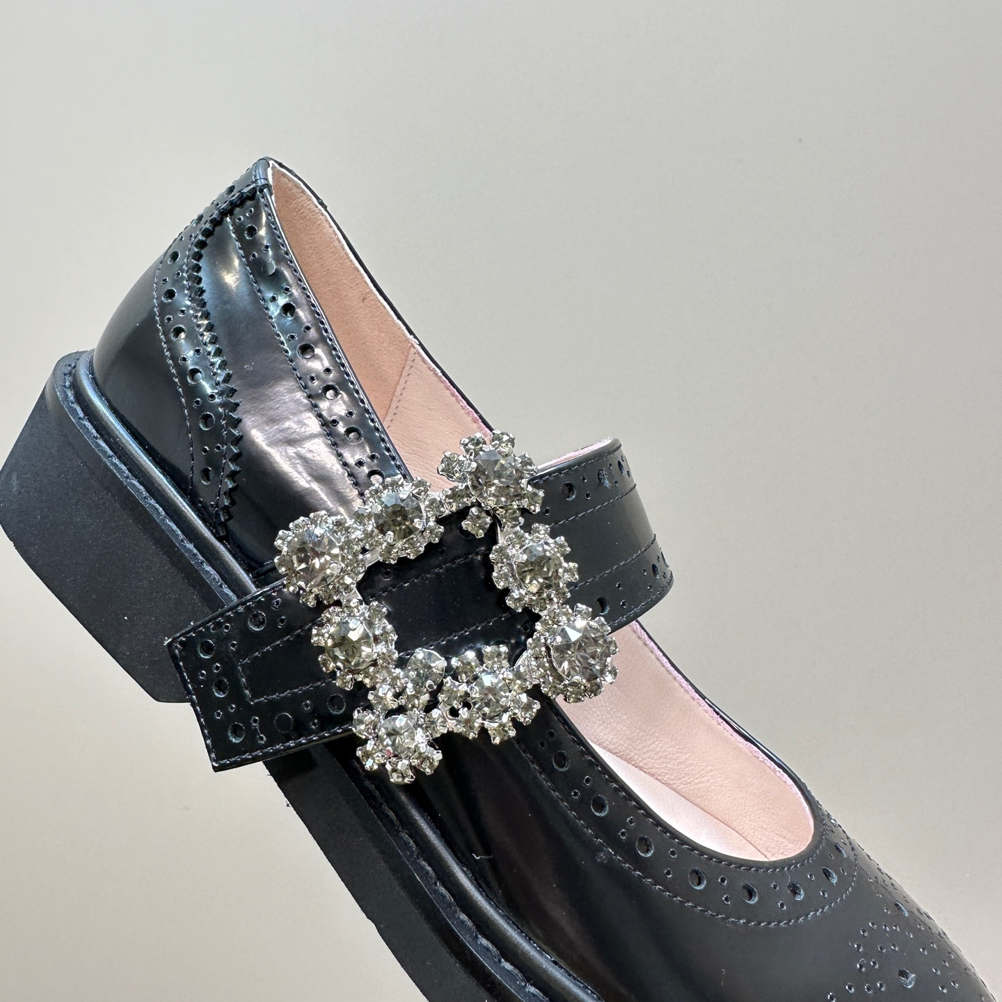 高仿RogerVivier*RVW5484鑽扣粗跟瑪麗珍鞋黑色3CM免檢版