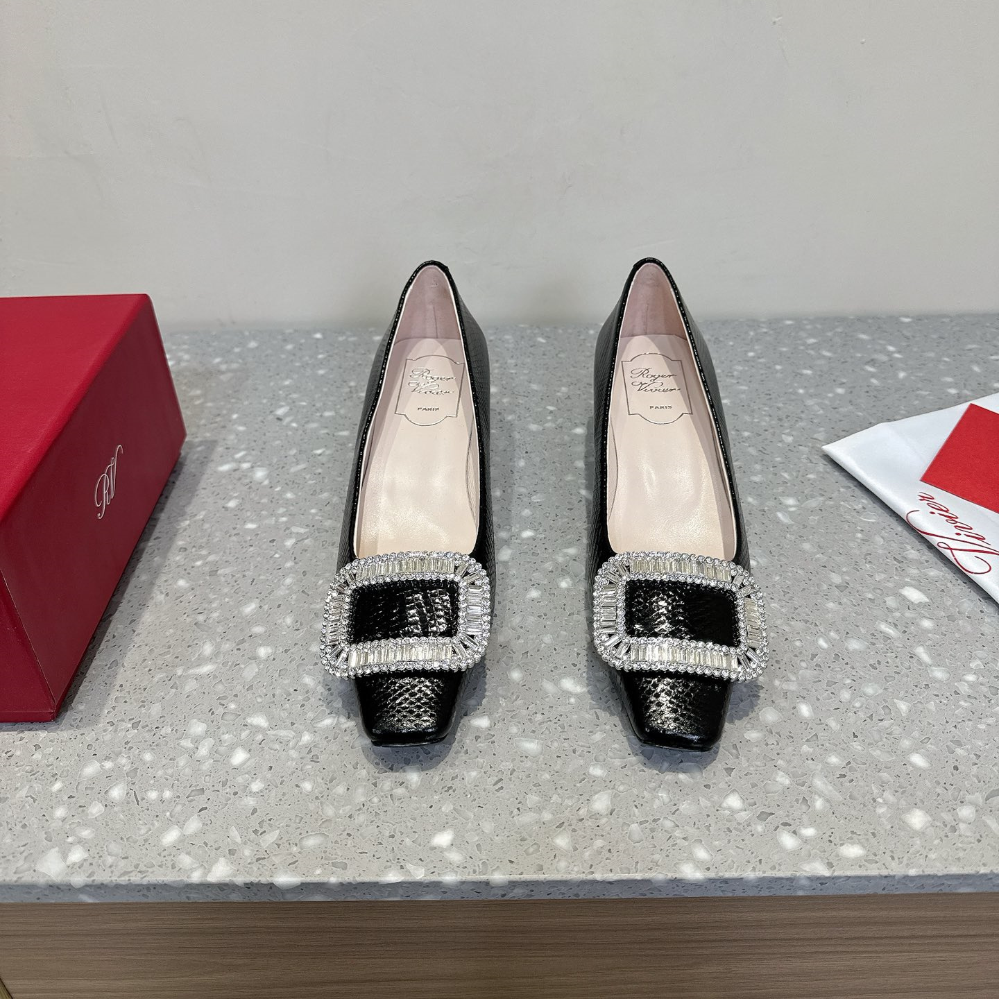 高仿RogerVivier*RVW0063水鑽中踭鞋蛇紋黑色4.5CM免檢版