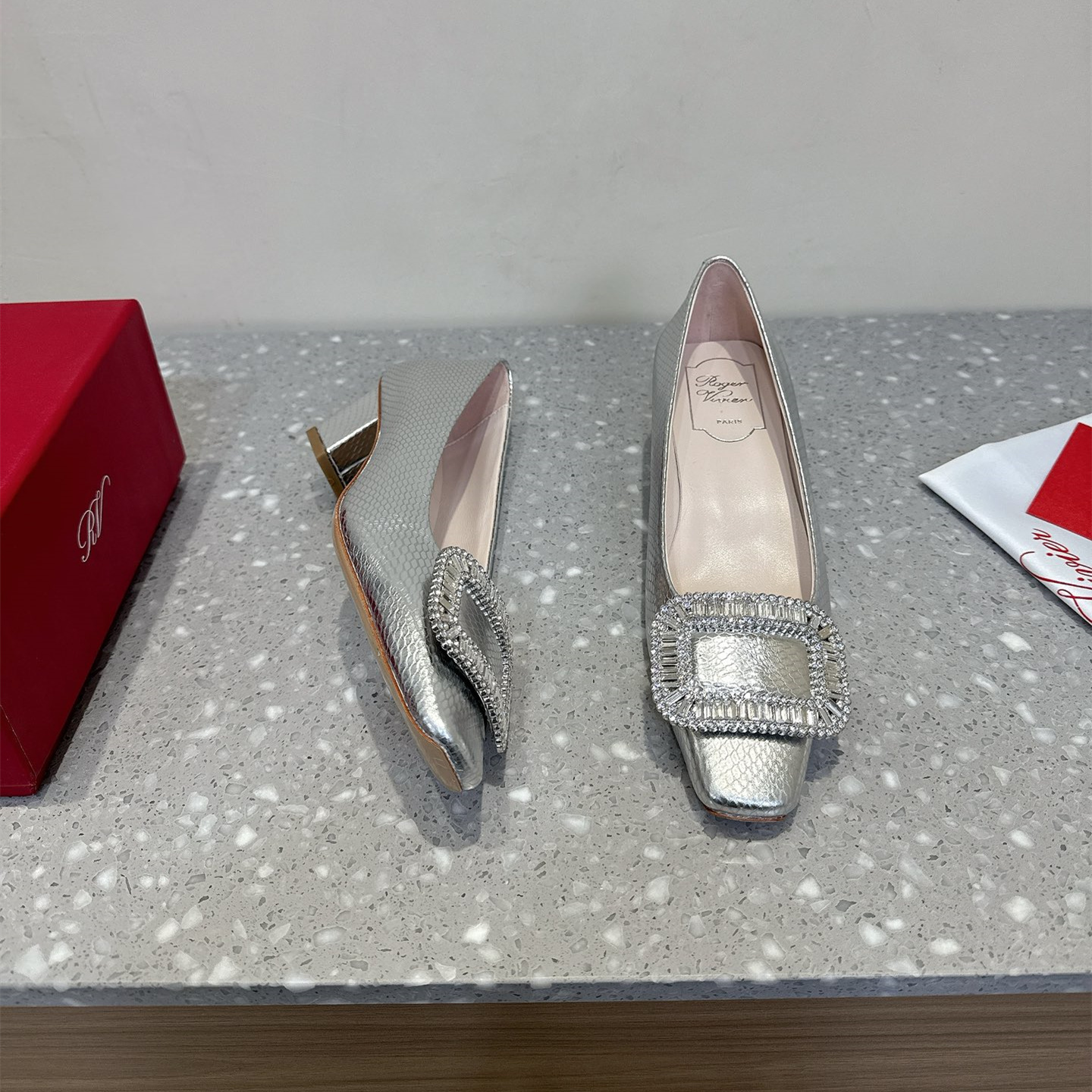 高仿RogerVivier*RVW0062水鑽中踭鞋蛇紋銀色4.5CM免檢版