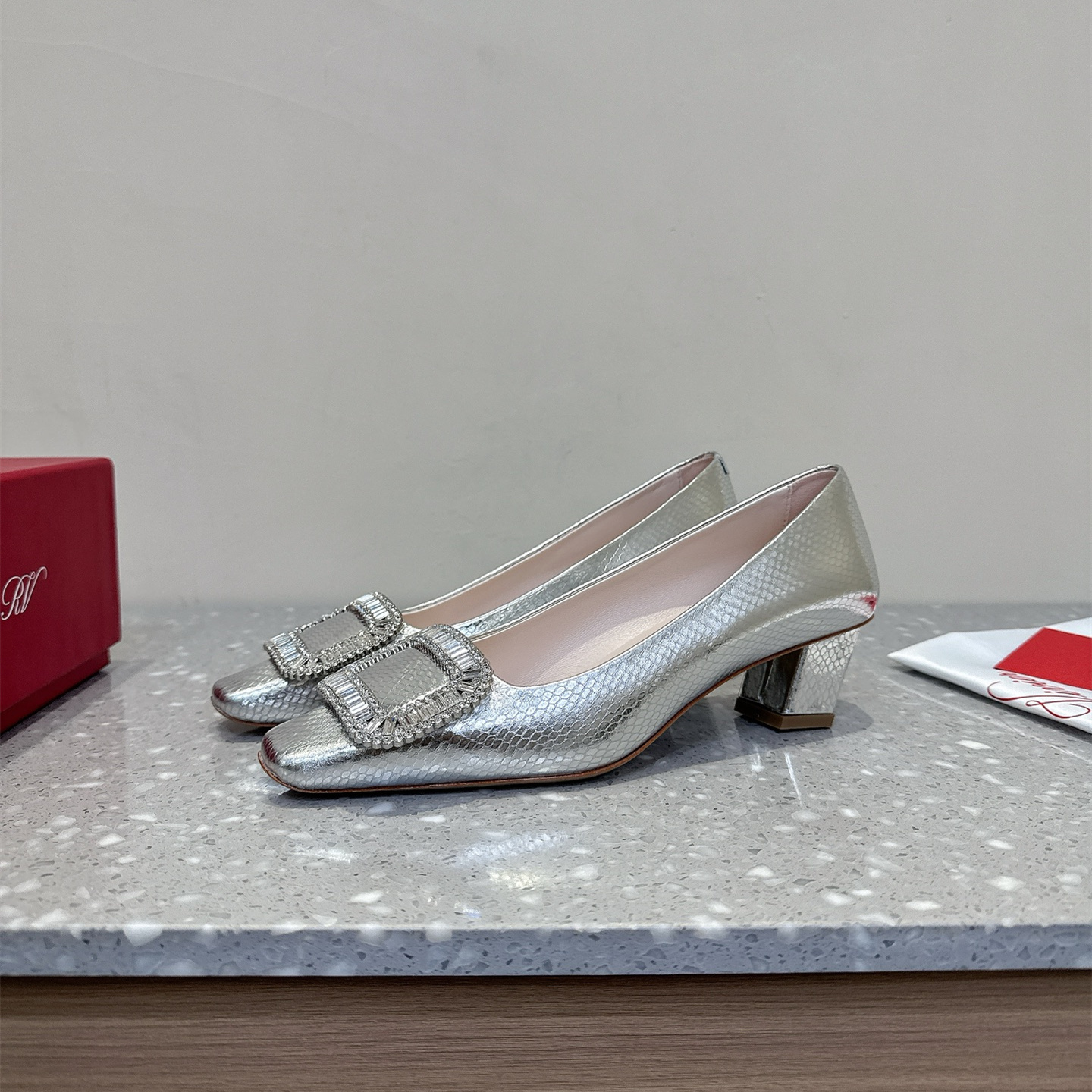高仿RogerVivier*RVW0062水鑽中踭鞋蛇紋銀色4.5CM免檢版