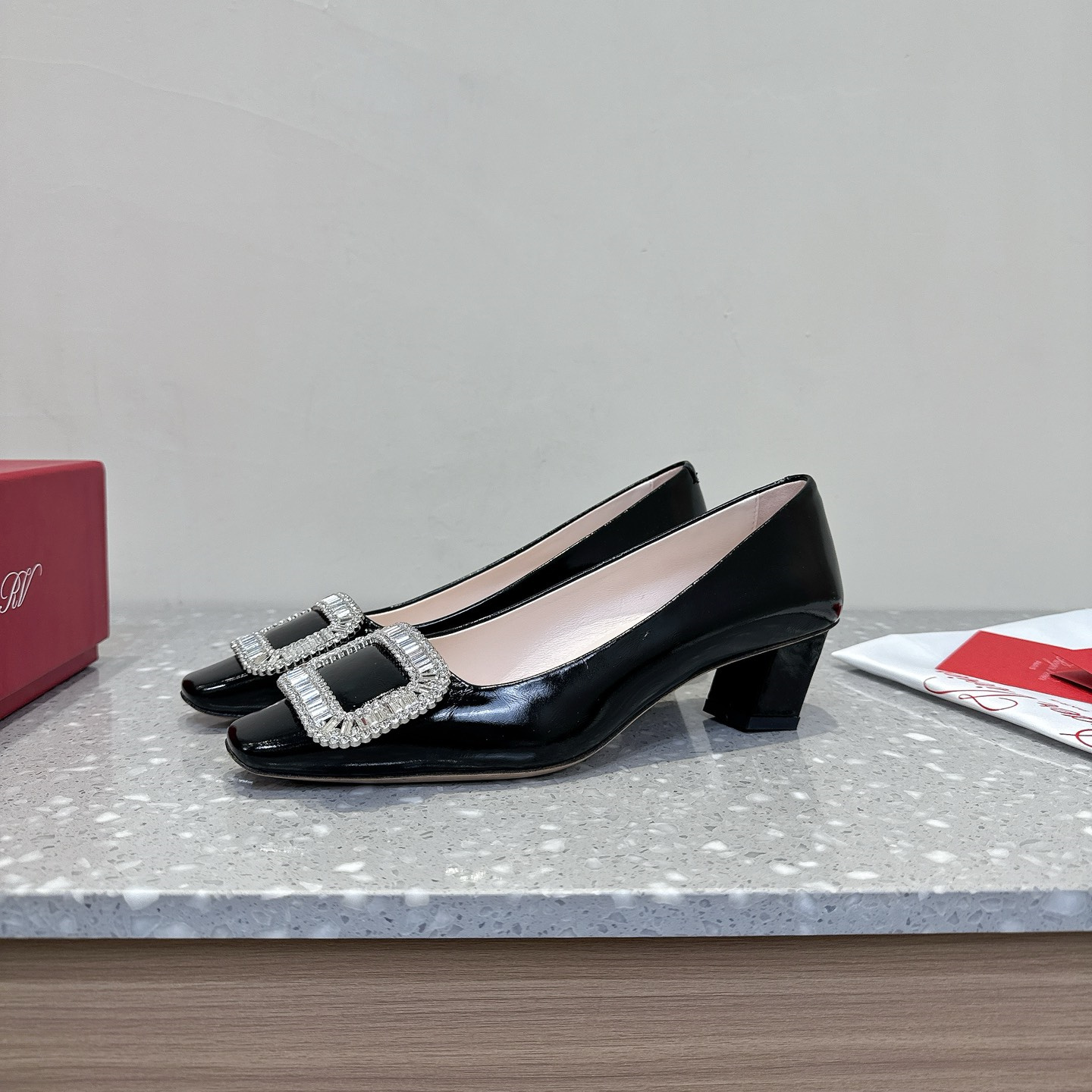 高仿RogerVivier*RVW0061方頭中踭鞋黑色4.5CM免檢版