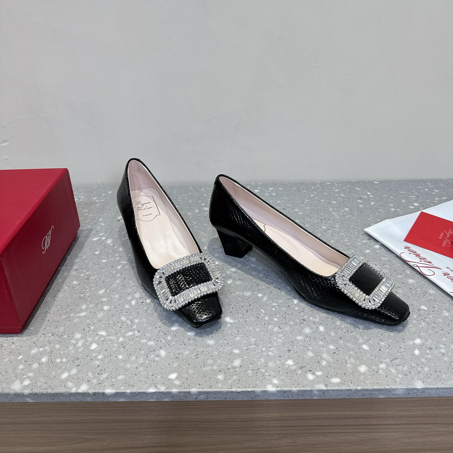 高仿RogerVivier*RVW0063水鑽中踭鞋蛇紋黑色4.5CM免檢版