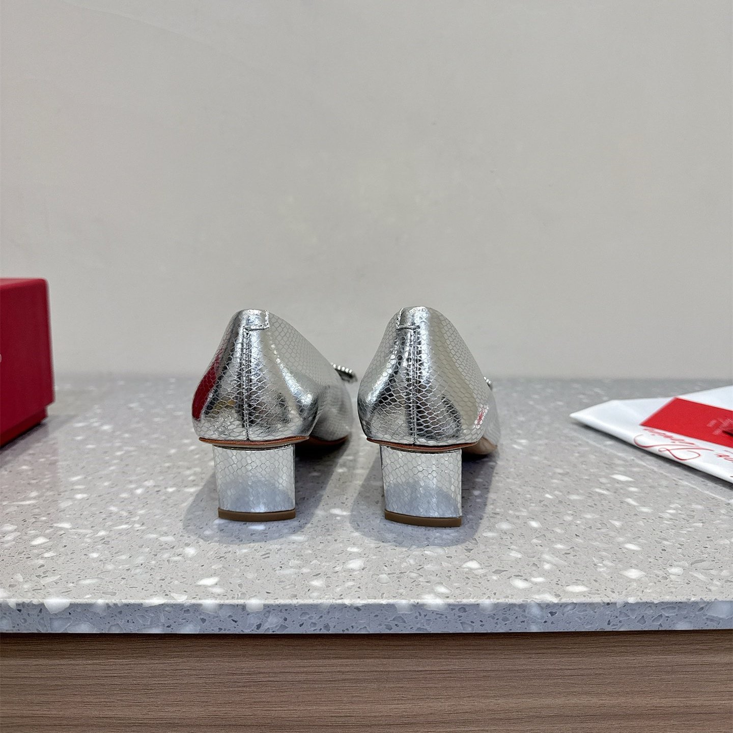 高仿RogerVivier*RVW0062水鑽中踭鞋蛇紋銀色4.5CM免檢版
