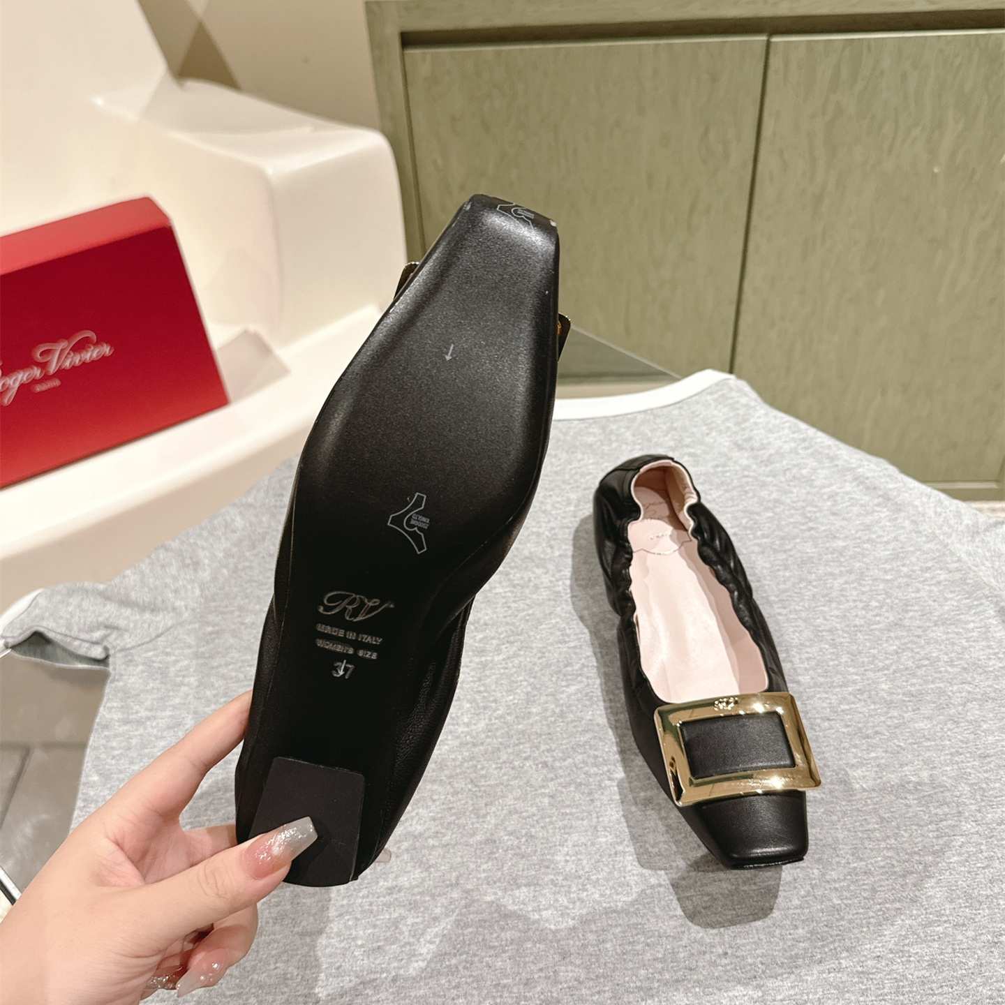 高仿RogerVivier*RVW7596方頭懶人平底鞋粉色免檢版