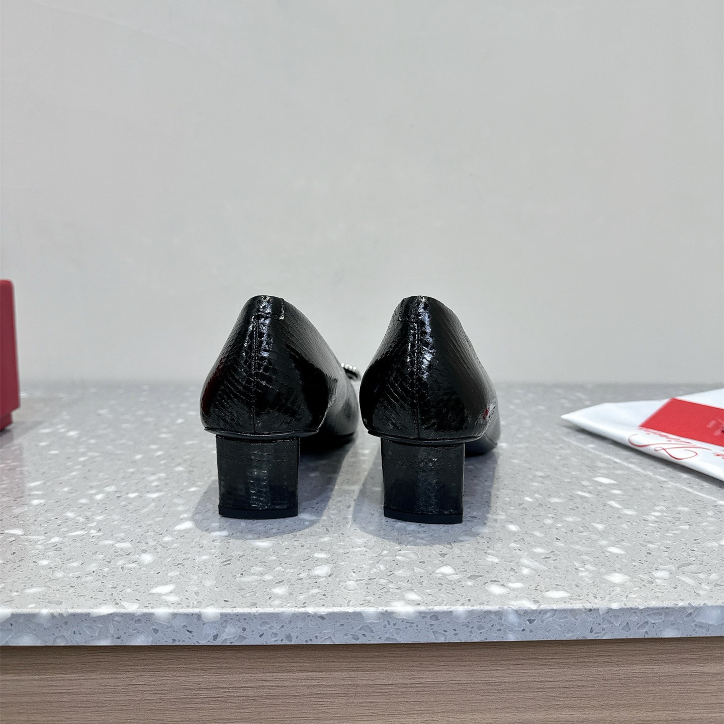 高仿RogerVivier*RVW0063水鑽中踭鞋蛇紋黑色4.5CM免檢版