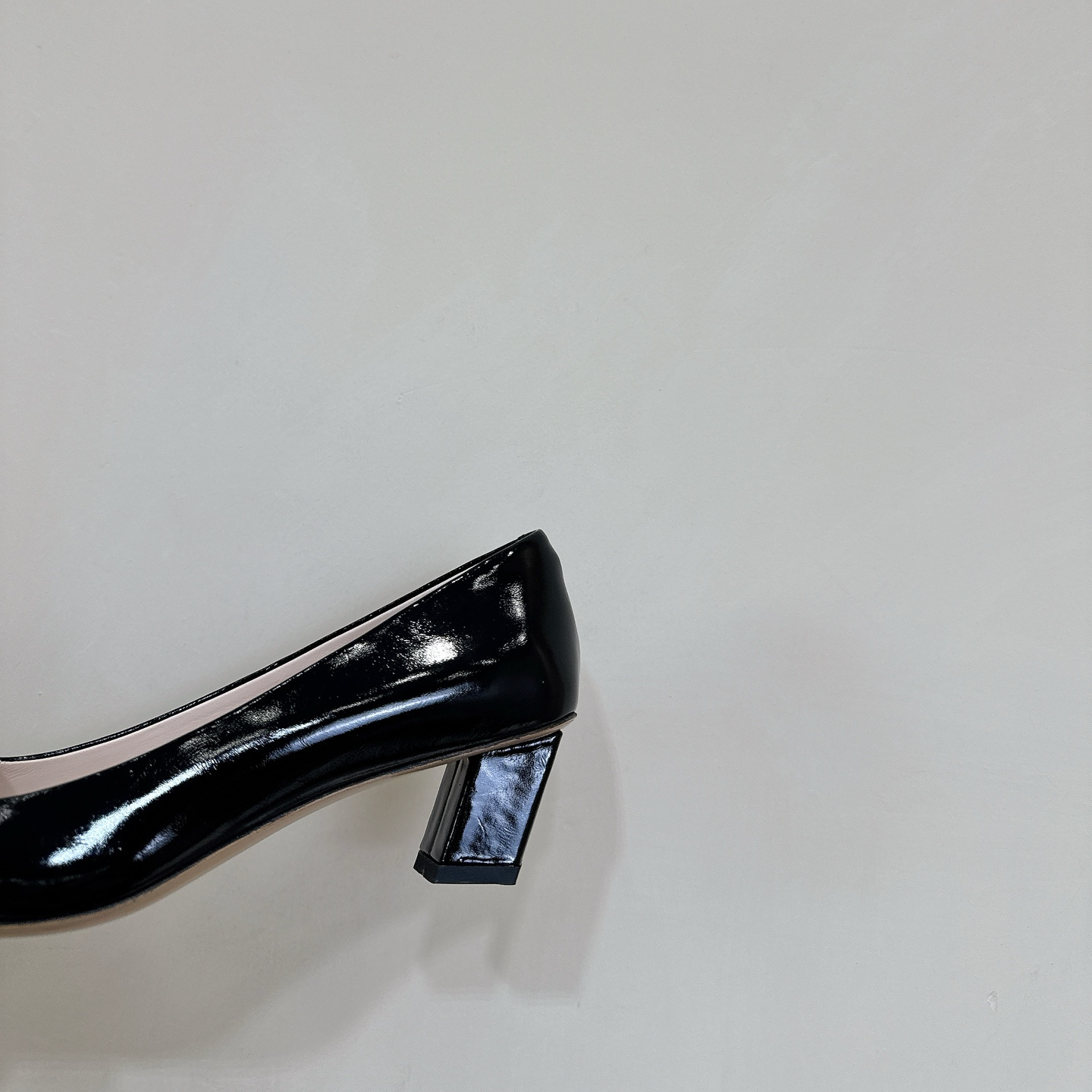 高仿RogerVivier*RVW0061方頭中踭鞋黑色4.5CM免檢版