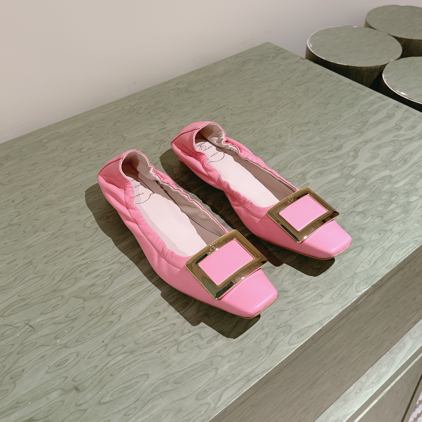 高仿RogerVivier*RVW7595方頭懶人平底鞋粉色免檢版