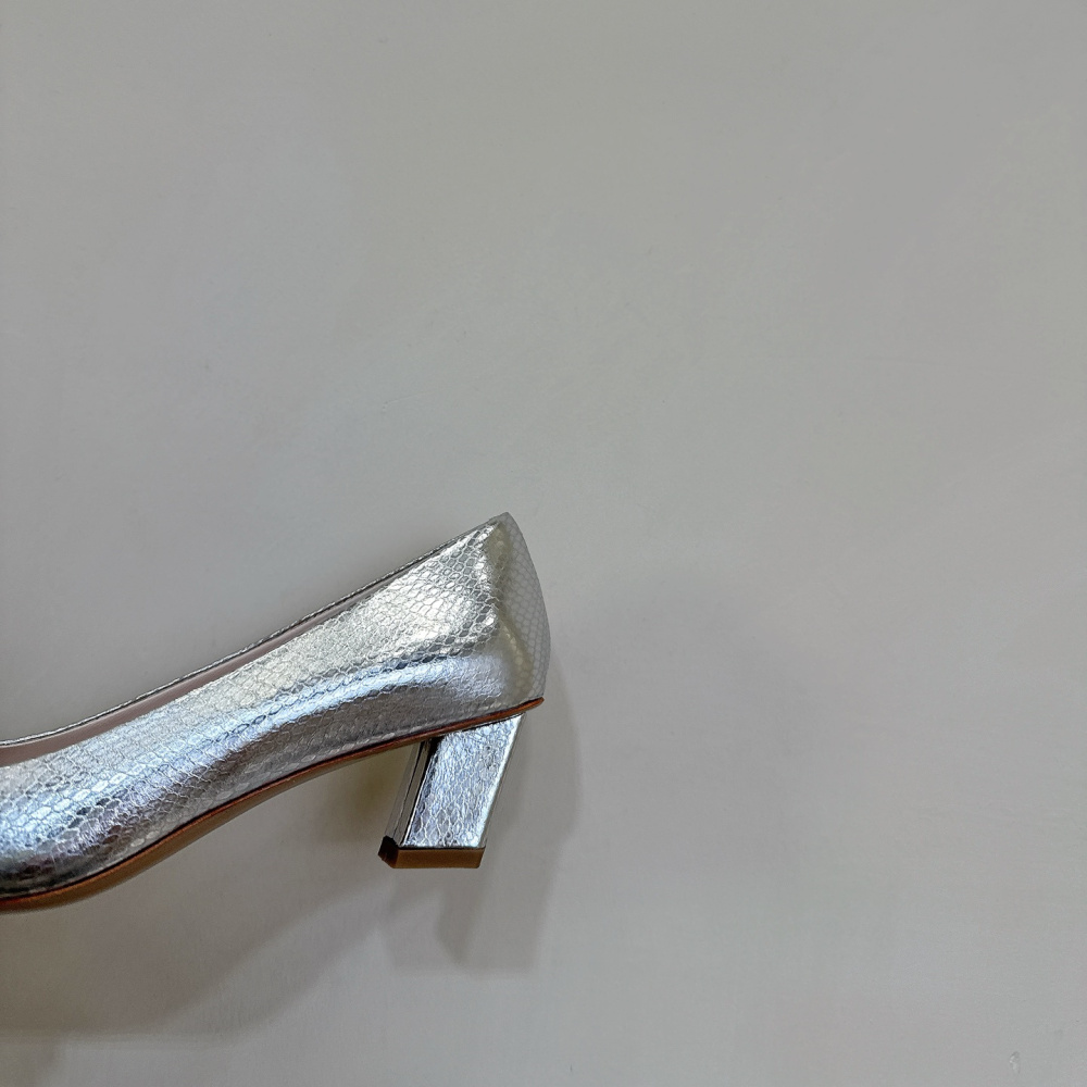 高仿RogerVivier*RVW0062水鑽中踭鞋蛇紋銀色4.5CM免檢版