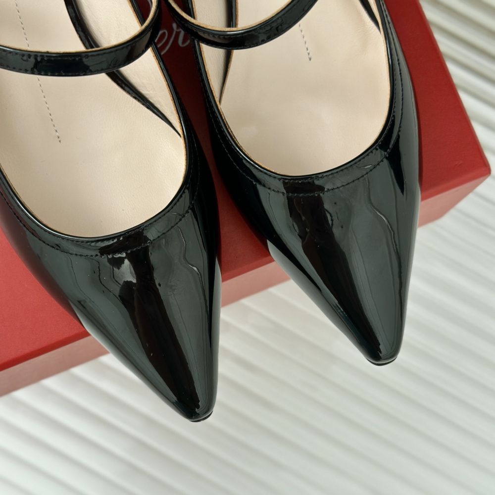 高仿RogerVivier*RVW6374尖頭鑽扣高踭鞋黑色5.6CM免檢版