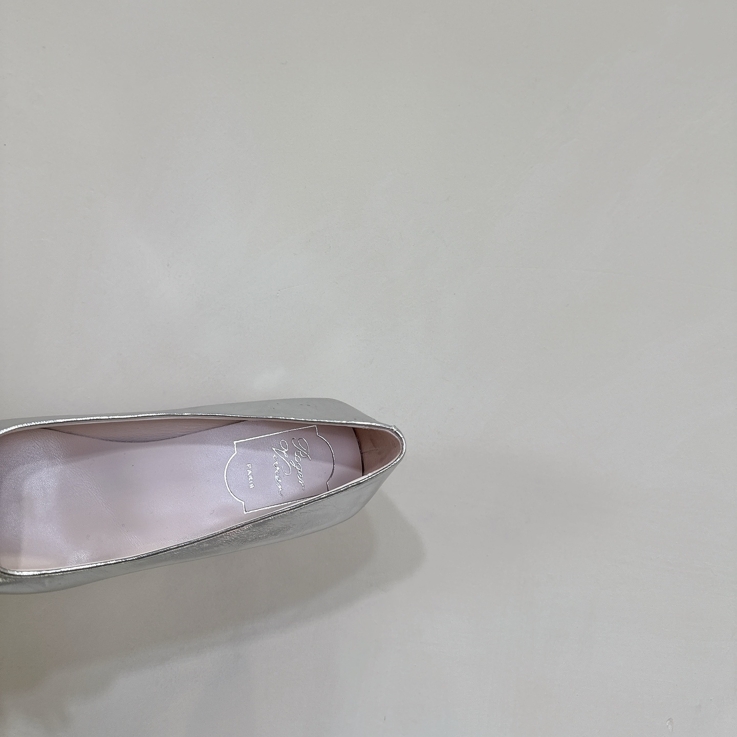 高仿RogerVivier*RVW0060方頭中踭鞋銀色4.5CM免檢版