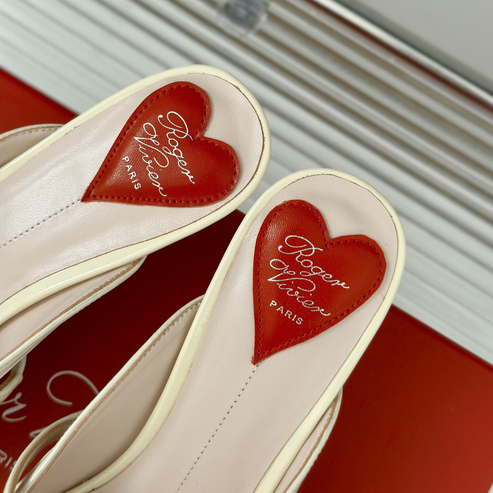 高仿RogerVivier*RVW6385尖頭鑽扣拖鞋裸色5.6CM免檢版