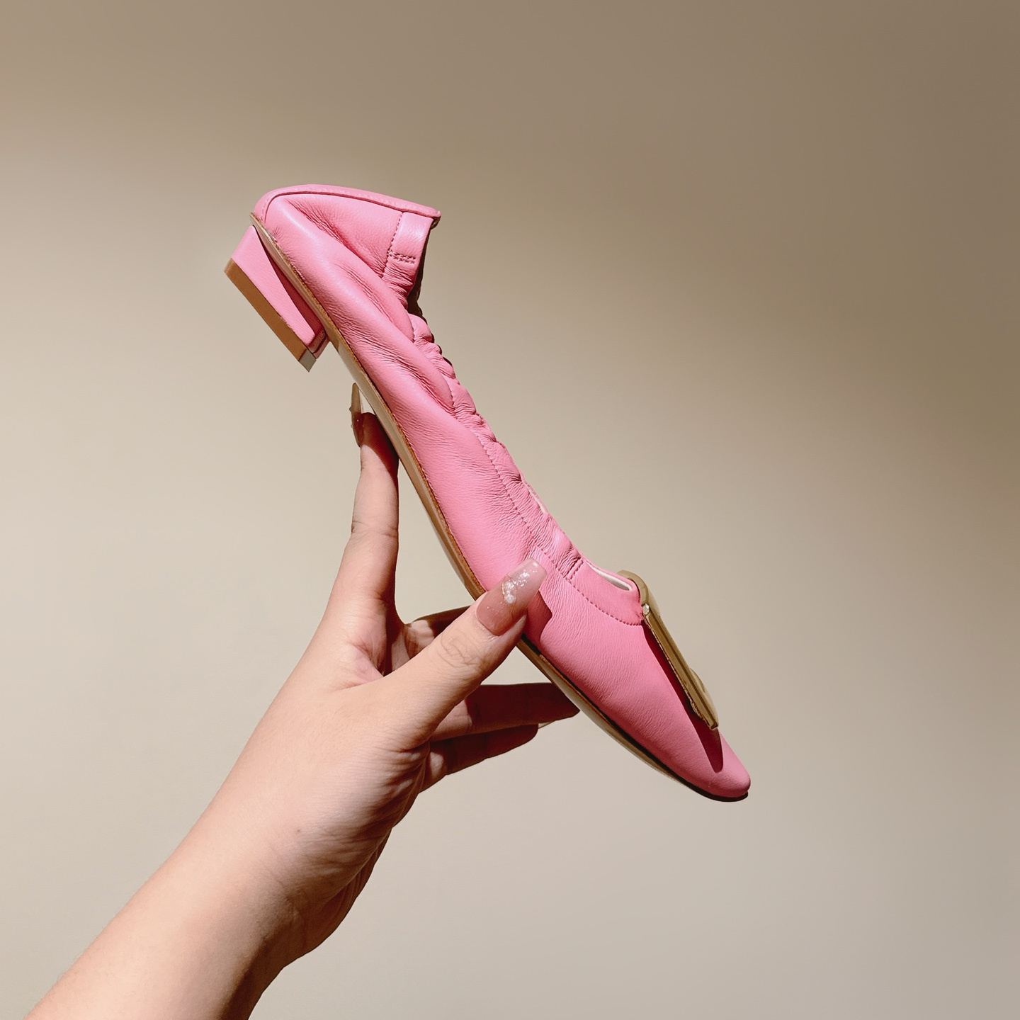 高仿RogerVivier*RVW7595方頭懶人平底鞋粉色免檢版