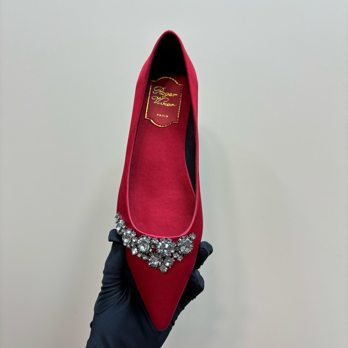 高仿RogerVivier*RVW5026水鑽尖頭平底鞋紅色免檢版