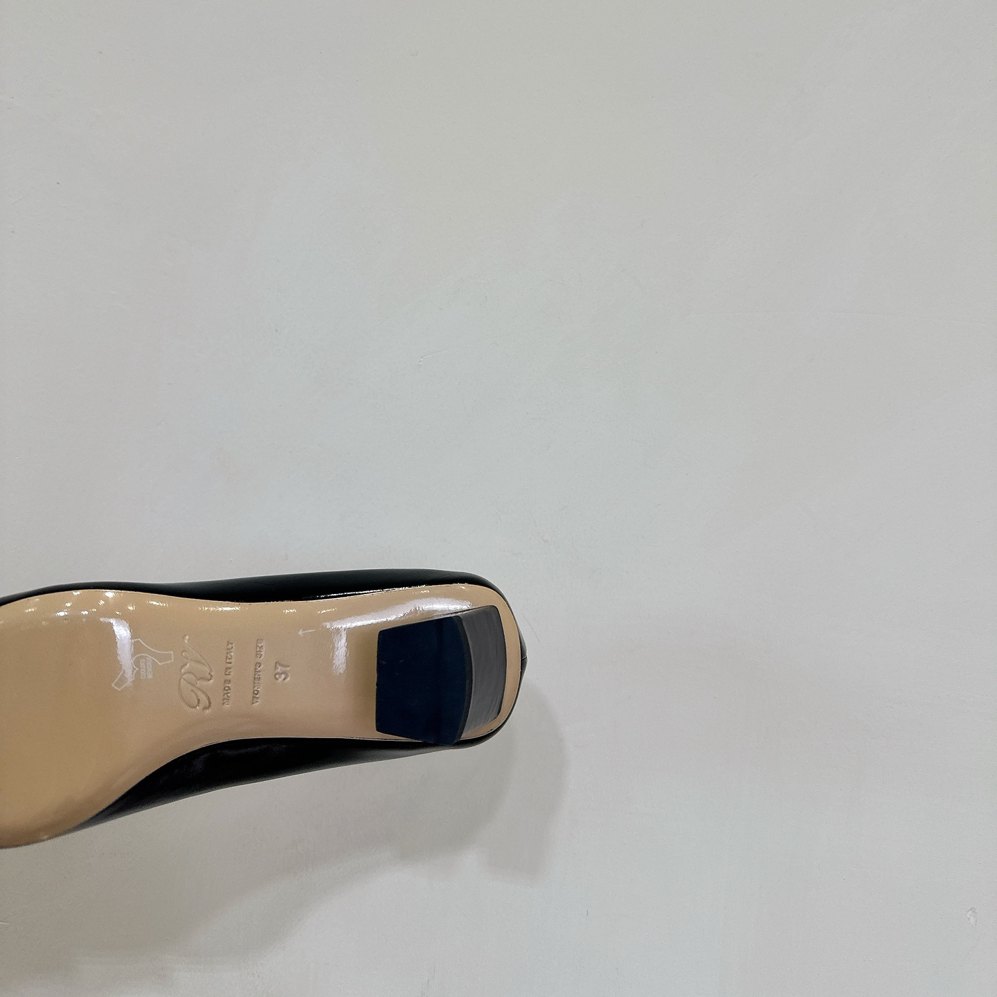 高仿RogerVivier*RVW0061方頭中踭鞋黑色4.5CM免檢版
