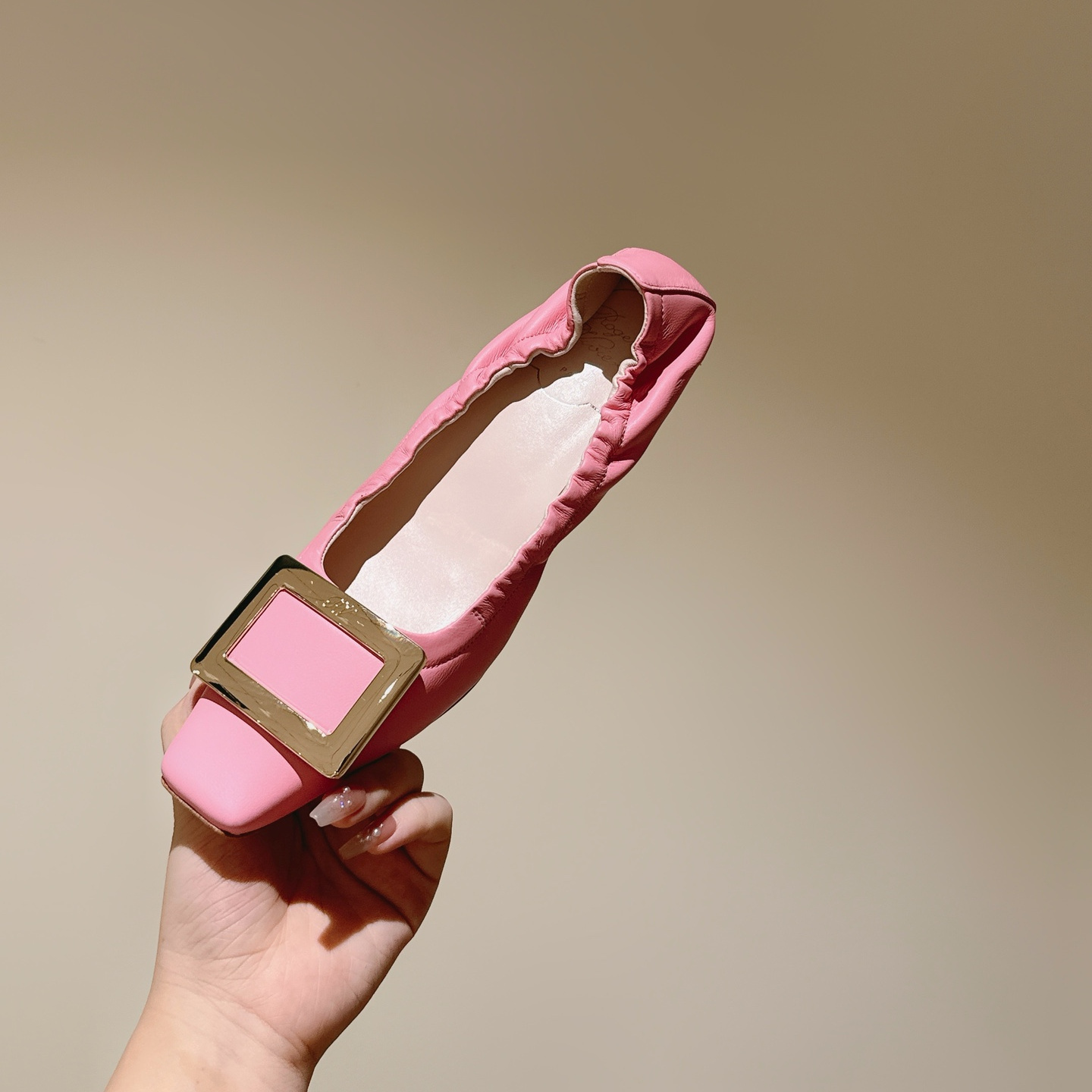 高仿RogerVivier*RVW7595方頭懶人平底鞋粉色免檢版