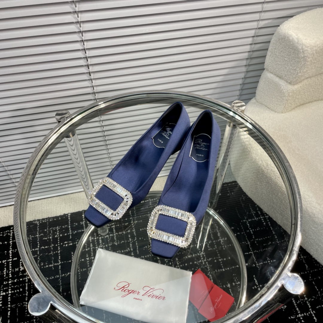 高仿RogerVivier*RVW0162飾扣真絲單鞋藍色4.5CM免檢版