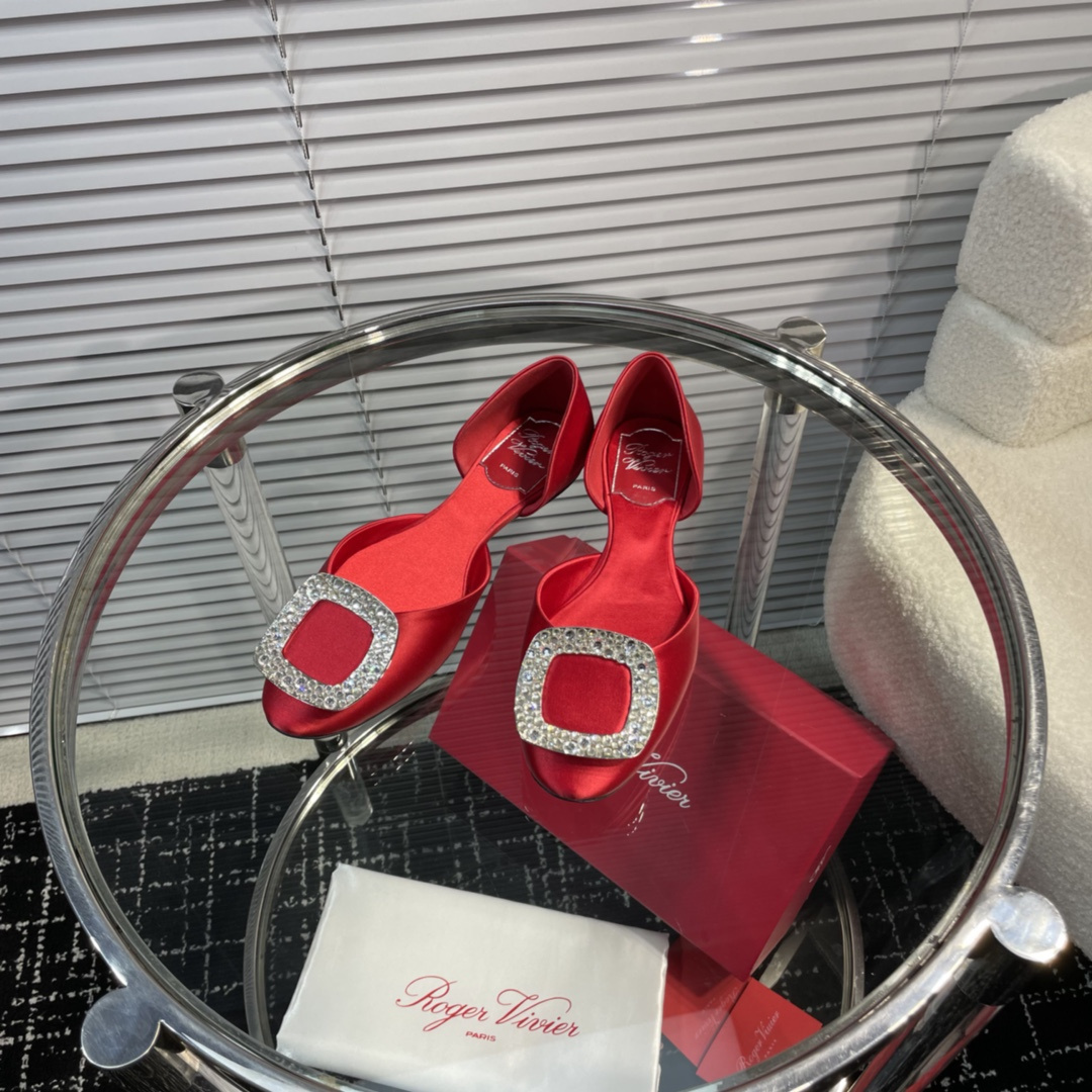 高仿RogerVivier*RVW0883鑽扣中空平底鞋紅色免檢版