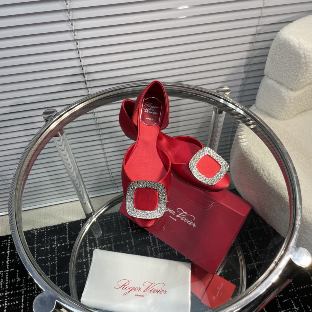 高仿RogerVivier*RVW0883鑽扣中空平底鞋紅色免檢版