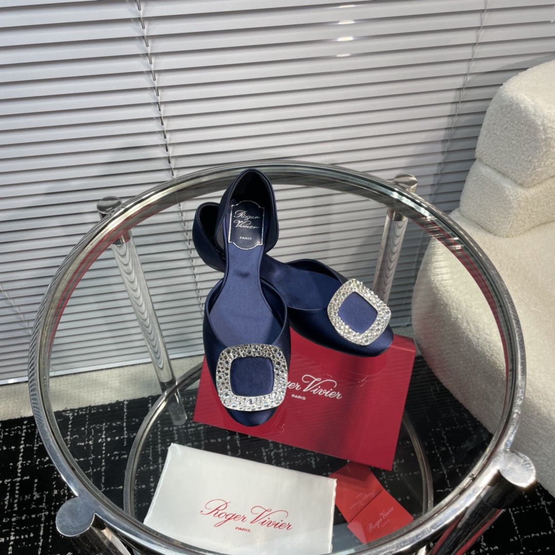 高仿RogerVivier*RVW0884鑽扣中空平底鞋藍色免檢版