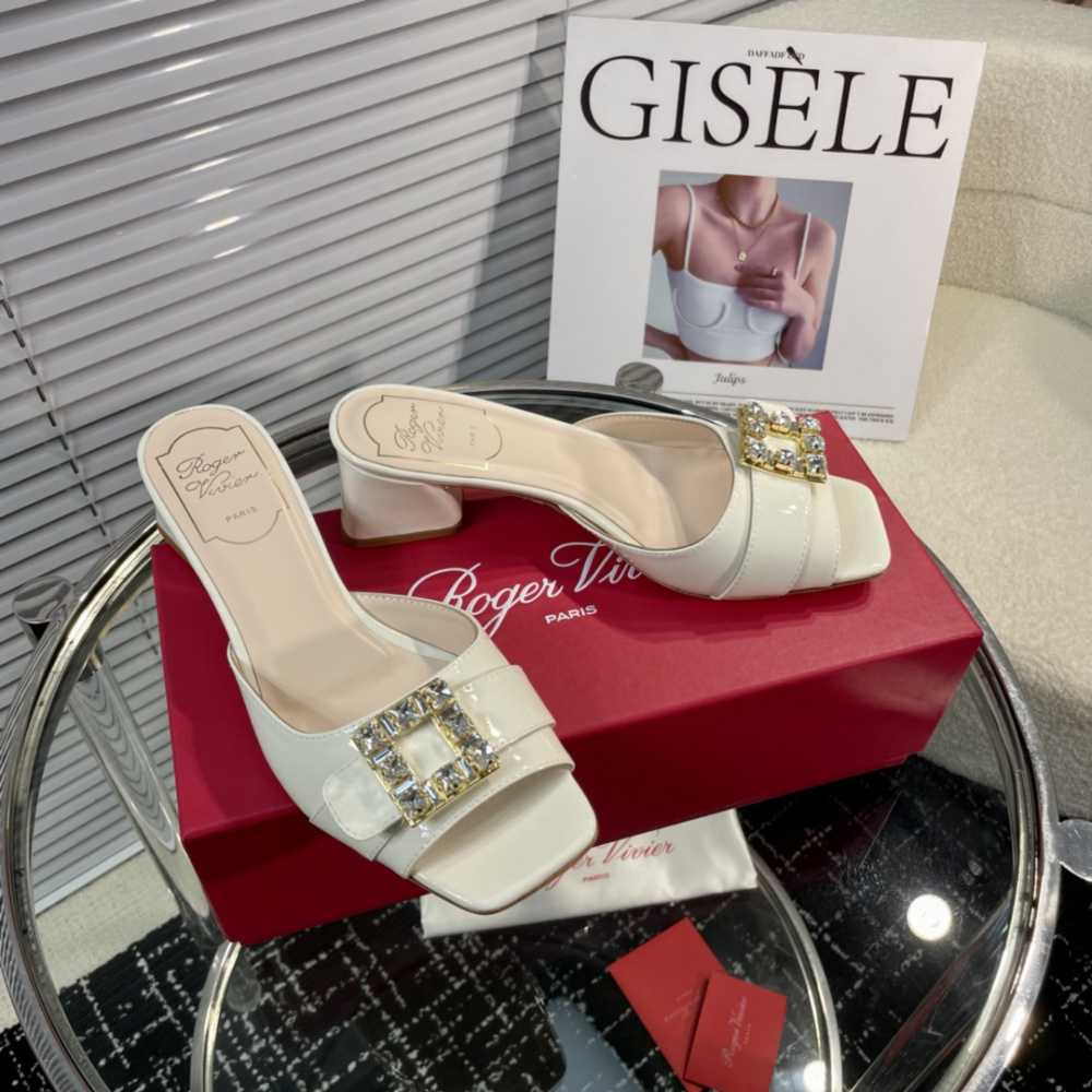 高仿RogerVivier*RVW5365鑽扣一字拖鞋漆皮白色4.5CM免檢版