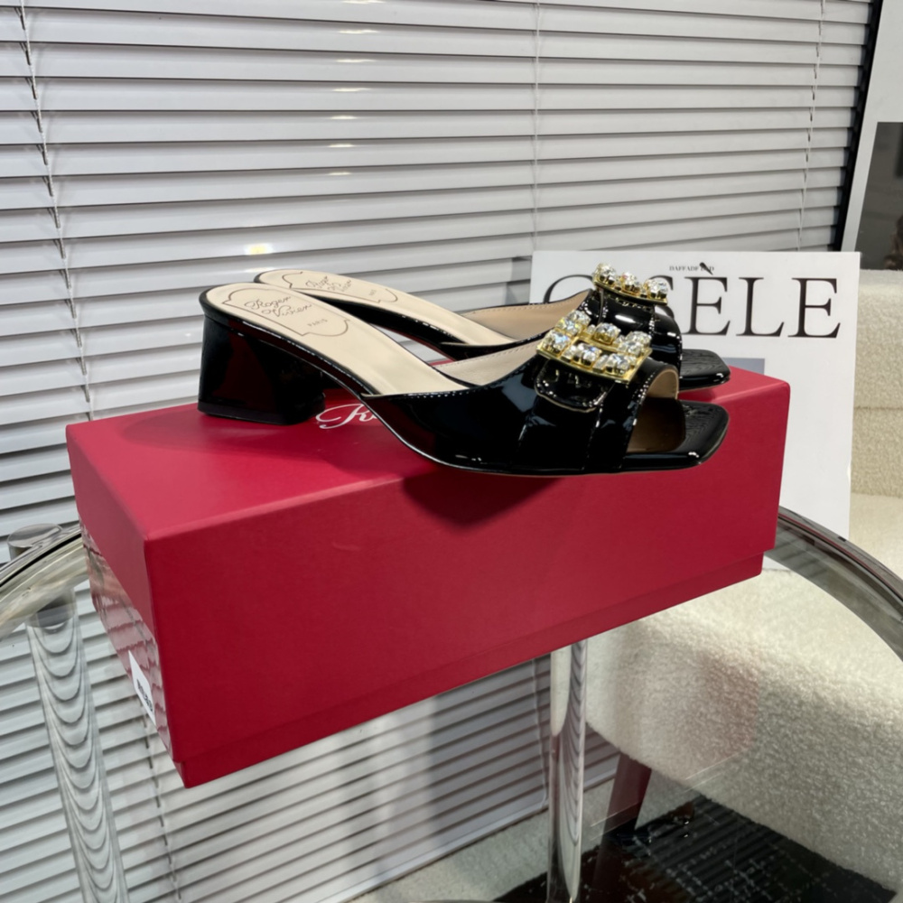 高仿RogerVivier*RVW5364鑽扣一字拖鞋漆皮黑色4.5CM免檢版