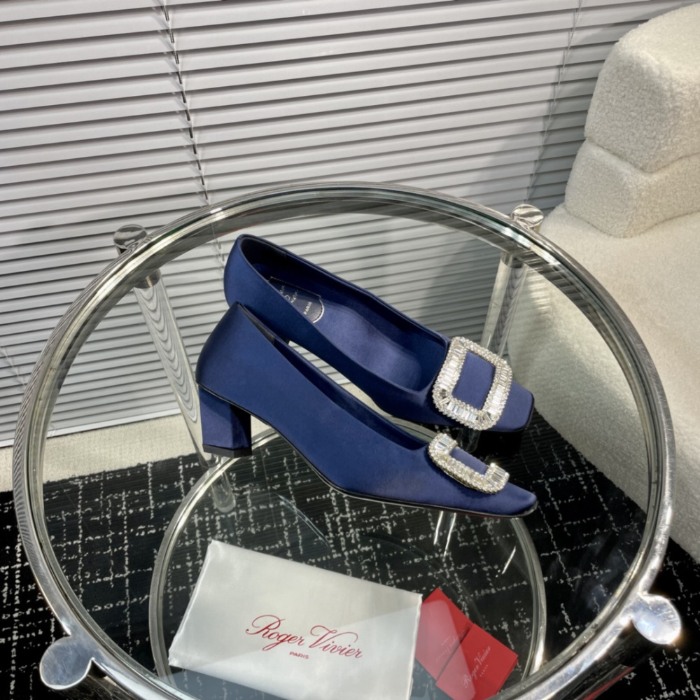 高仿RogerVivier*RVW0162飾扣真絲單鞋藍色4.5CM免檢版