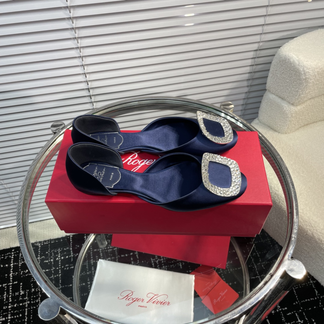 高仿RogerVivier*RVW0884鑽扣中空平底鞋藍色免檢版