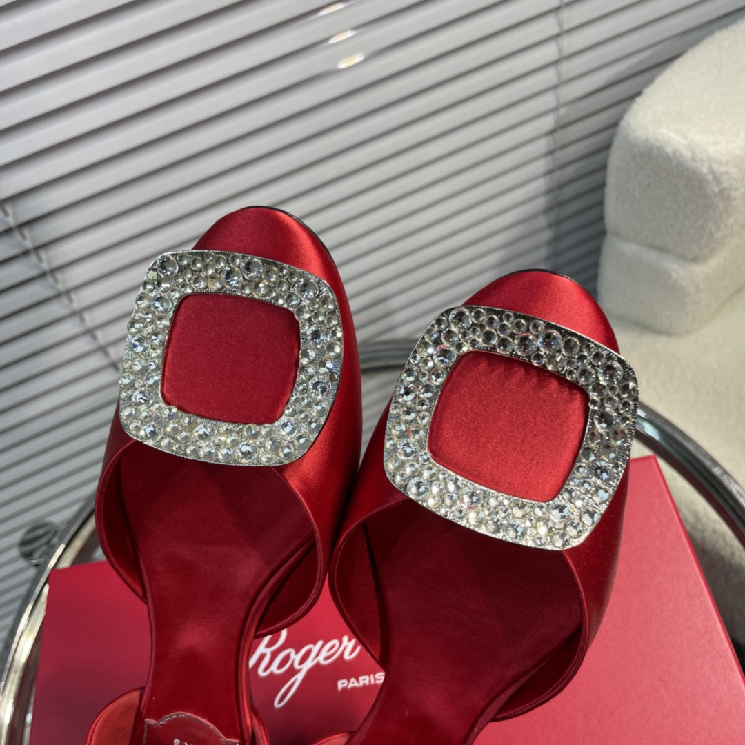 高仿RogerVivier*RVW0883鑽扣中空平底鞋紅色免檢版