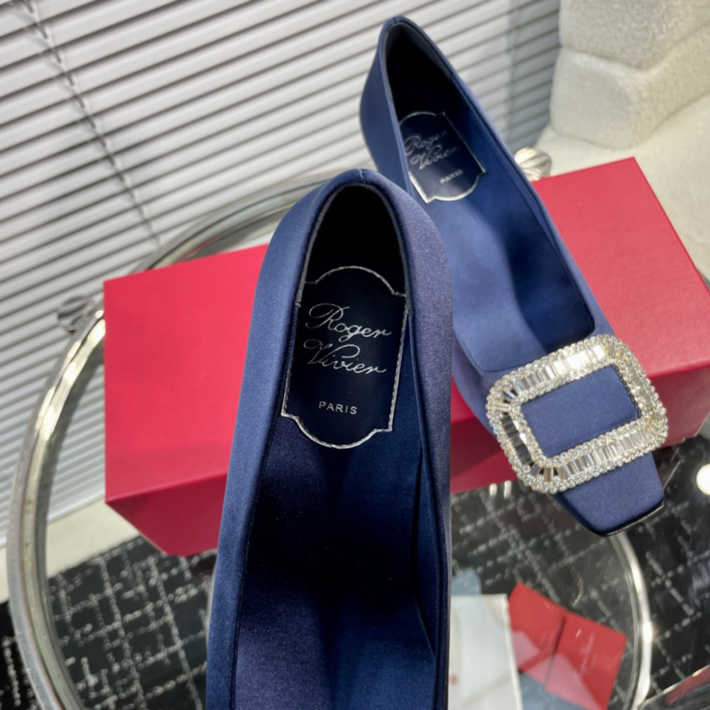 高仿RogerVivier*RVW0162飾扣真絲單鞋藍色4.5CM免檢版