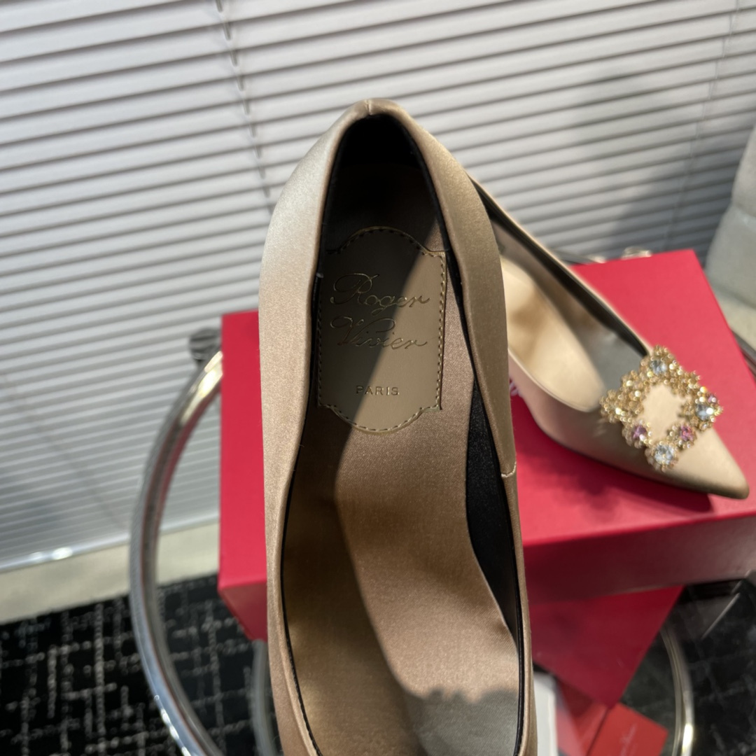 高仿RogerVivier*RVW4142水鑽真絲高踭鞋銅色6.5CM免檢版
