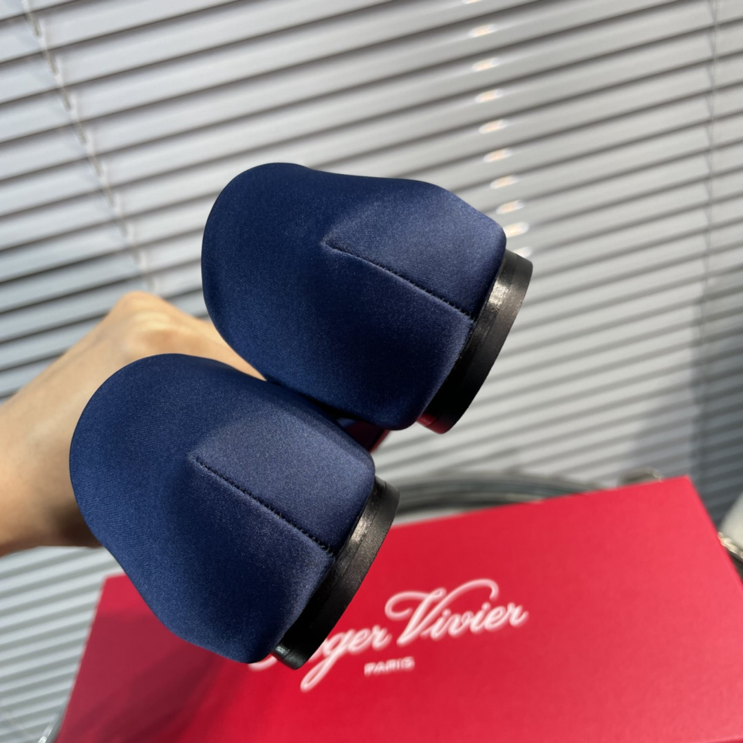 高仿RogerVivier*RVW0884鑽扣中空平底鞋藍色免檢版