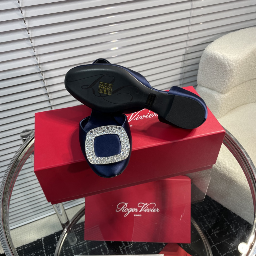高仿RogerVivier*RVW0884鑽扣中空平底鞋藍色免檢版
