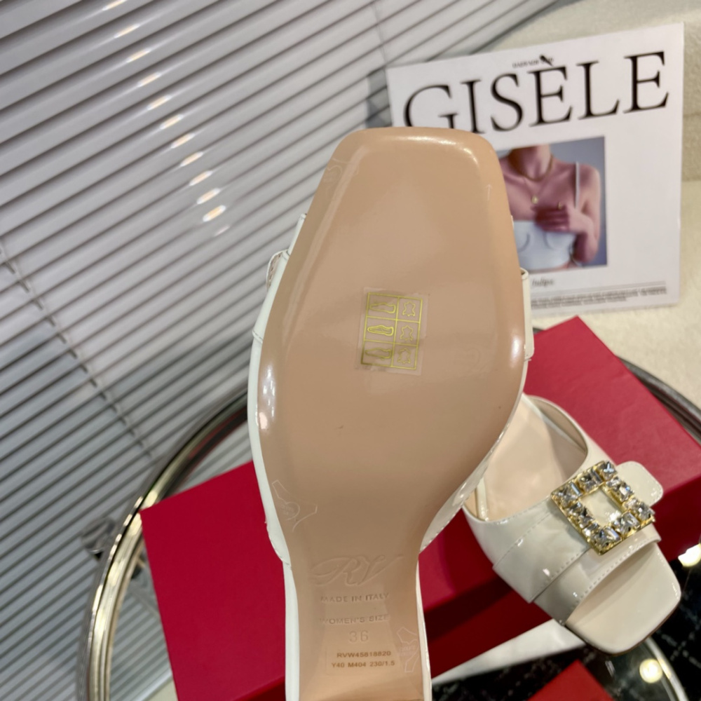 高仿RogerVivier*RVW5365鑽扣一字拖鞋漆皮白色4.5CM免檢版