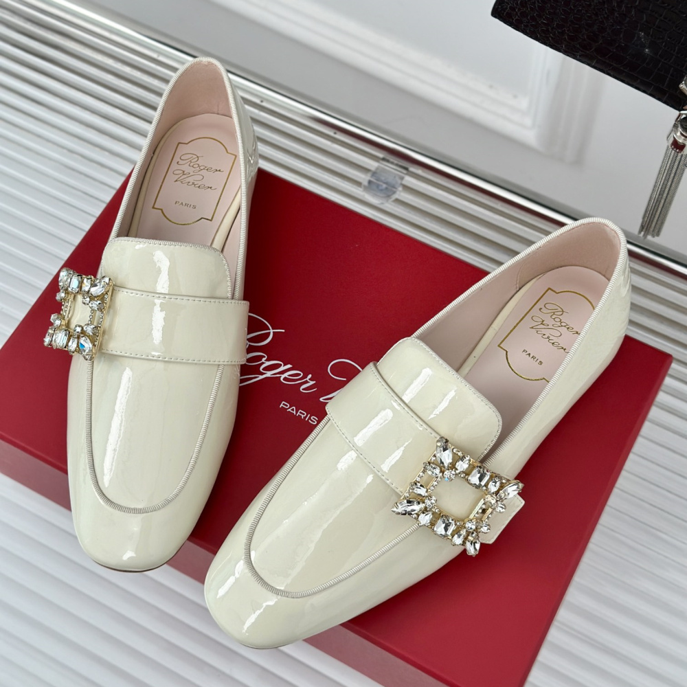 高仿RogerVivier*RVW6344鑽扣樂福鞋漆皮白色免檢版
