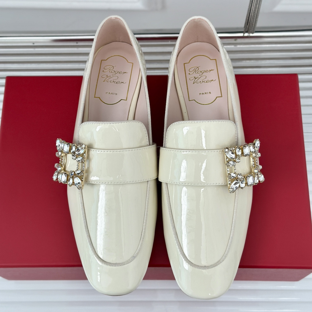 高仿RogerVivier*RVW6344鑽扣樂福鞋漆皮白色免檢版