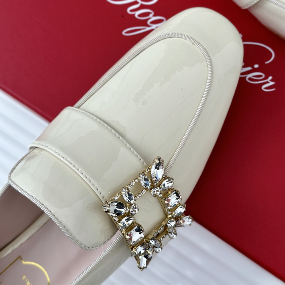 高仿RogerVivier*RVW6344鑽扣樂福鞋漆皮白色免檢版