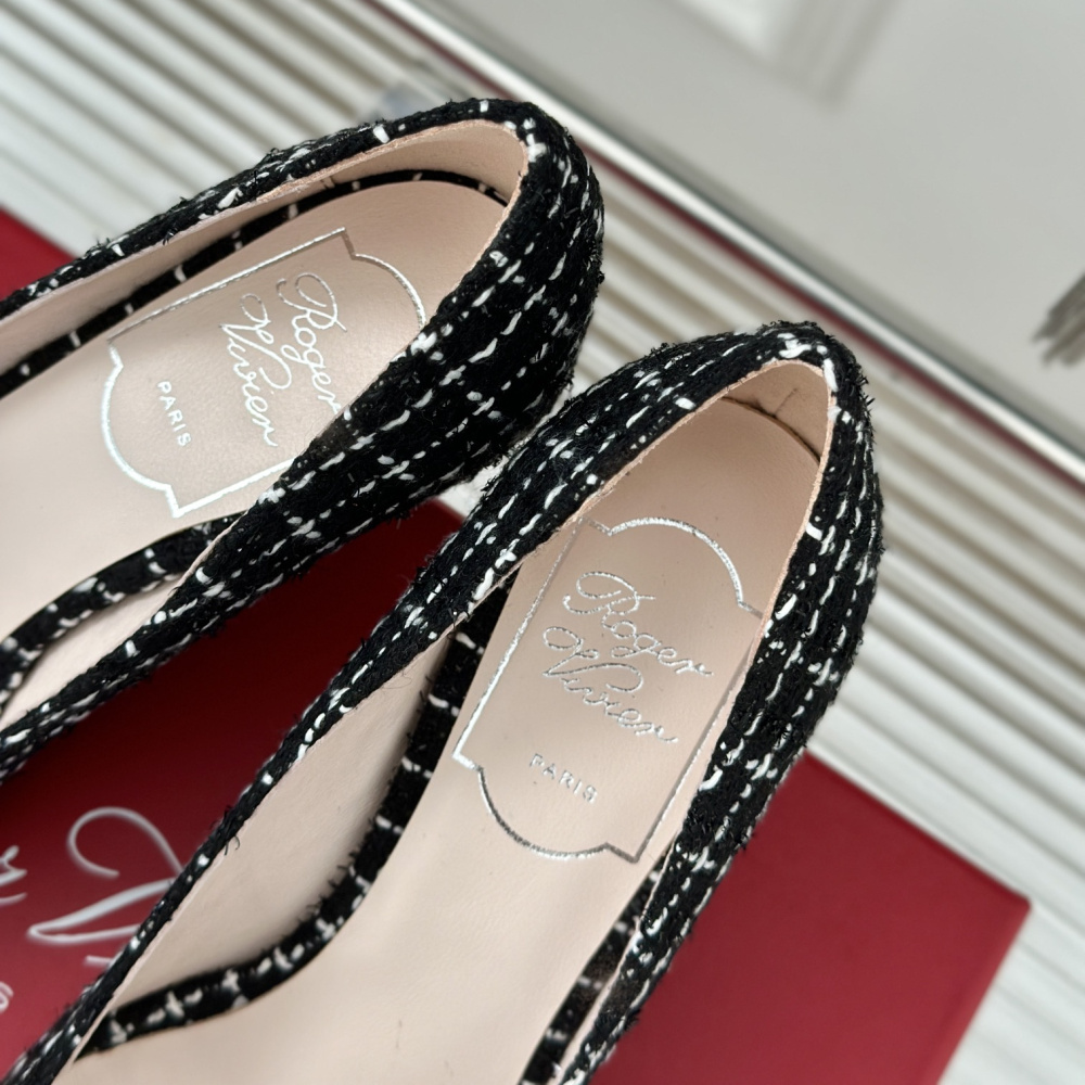 高仿RogerVivier*RVW4143尖頭水鑽針織帆布黑色6.5CM免檢版