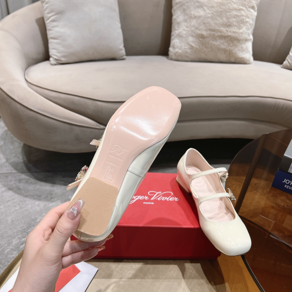 高仿RogerVivier*RVW5103漆皮瑪麗珍鞋白色3CM免檢版
