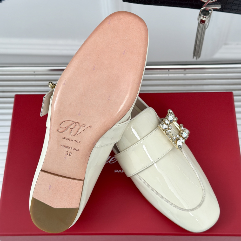 高仿RogerVivier*RVW6344鑽扣樂福鞋漆皮白色免檢版