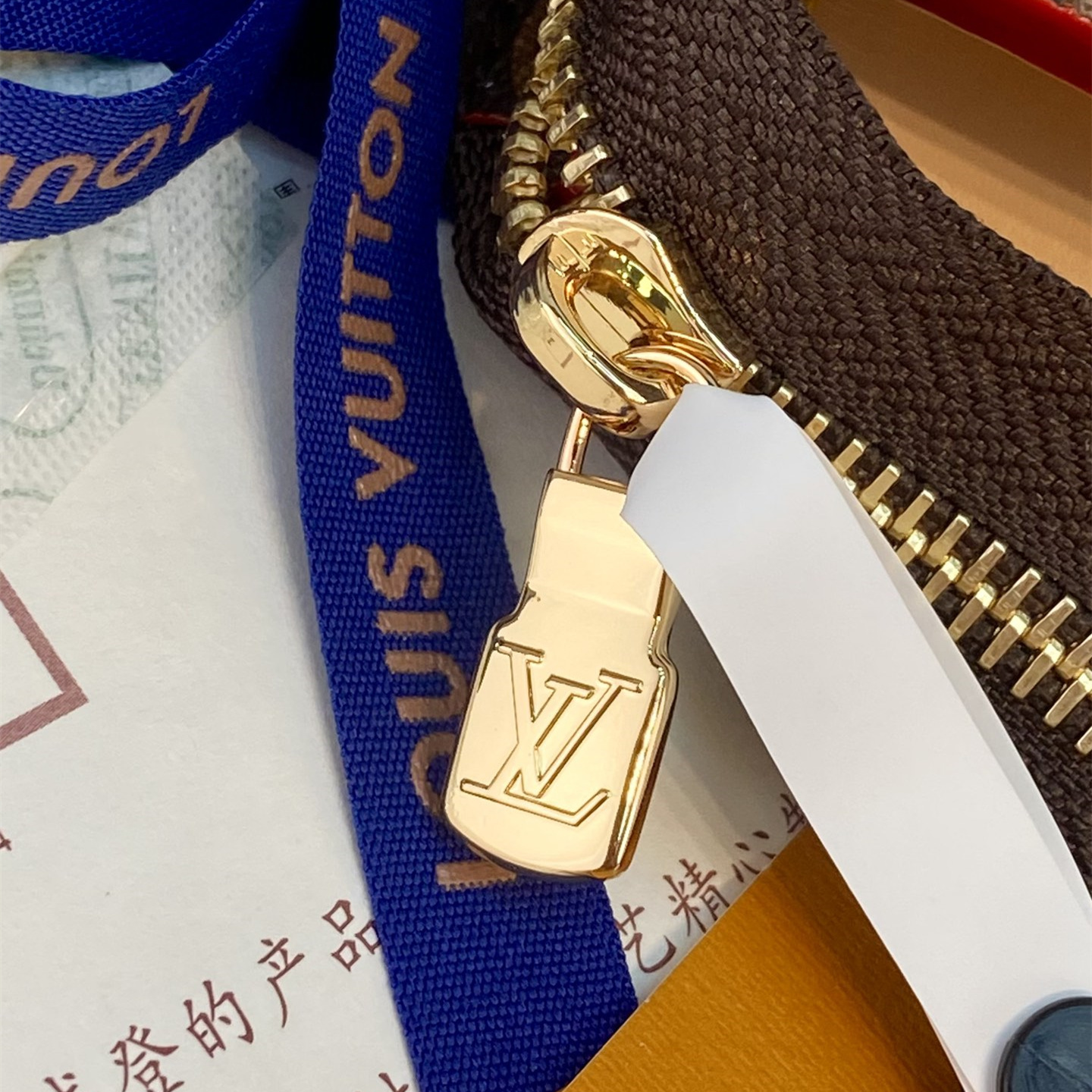 高仿LV*M14180Murakami Takashi聯名款手拎袋免檢版